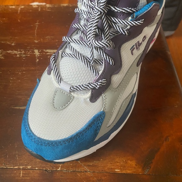 Vintage Shoes - Fila Womans 7 1/2 Clean 🧼 😍 These things go crazy!